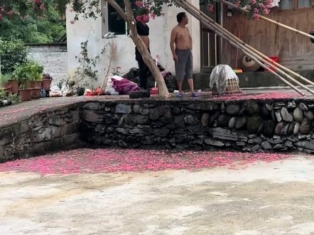 Sepertinya dananya sudah cair.