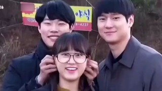 [Balasan 1988] Seperti yang diharapkan, Paula masih bisa menenangkan Donglong! Paula terlihat sangat