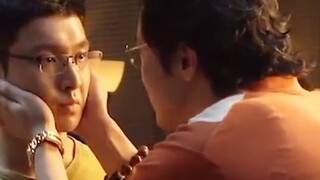 Kẻ lừa đảo do Vương Truyền Quân thủ vai rất hào phóng trong việc chi tiêu nhưng cũng thích dùng kiếm
