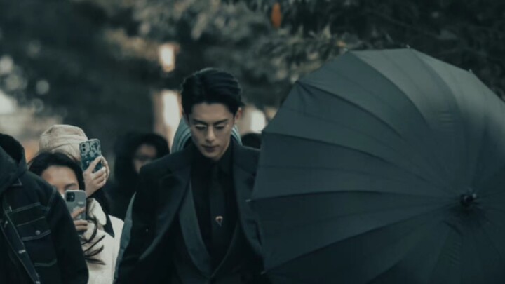 Ahhhh! Although he is said to be the leading male protagonist, he is so handsome as the actor! ! !