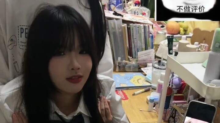 Mengubah total teman sekamar yang imut