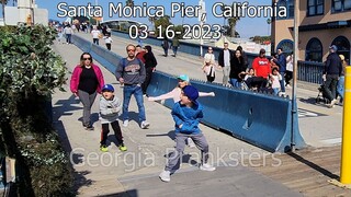 Scares at Santa Monica Pier! 2-5 #georgiapranksters #scared #bushman #pranks #funny #riete #bromas