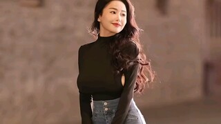 Tôi muốn em ở bên cạnh tôi. Đây là ba câu [ăn kẹo và nhổ bong bóng]