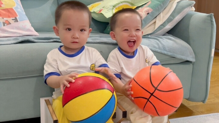 两张小凳子的故事