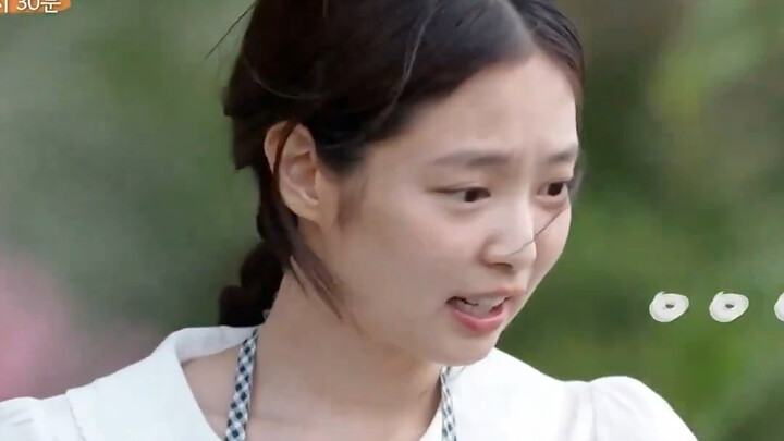 “Cậu chắc chắn không hát bài giống BLACKPINK IN YOUR AREA à?” Haha haha haha 😂