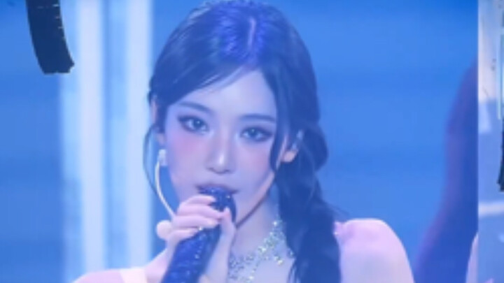 Ningning, with such an authoritative face, made it to aespa’s Seoul encore concert on Day 2.