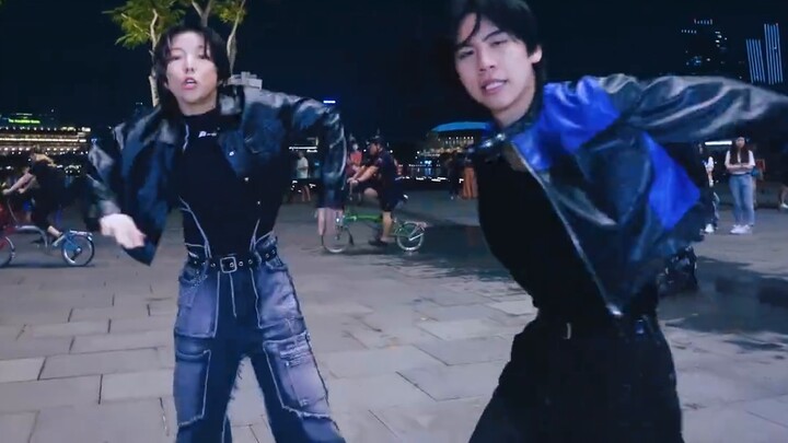 [Z-axis Dance Group] Berlutut dan menari mengikuti jumlah penari latar yang banyak! Eight Pirates AT