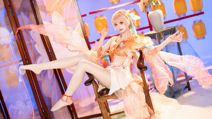 Your Majesty, your peerless dancing beauty… with one dance, she can secure the realm!