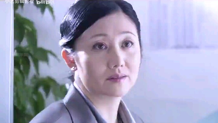 A subtle gesture by a young woman caught the company president’s eye at first glance, earning her an