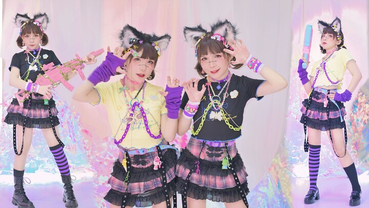Twin hot girls in fleshy outfits dance to KDA's "more"