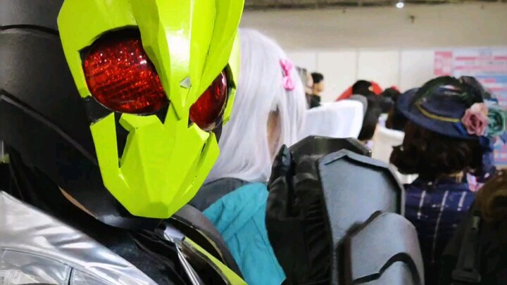 The Kamen Rider professional support at the comic exhibition is so cute~