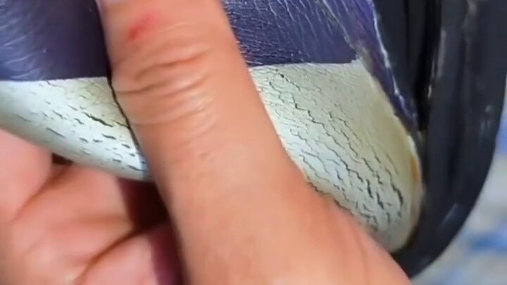 This is the end of the leather case that has done a lot of big moves