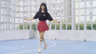 Nhảy ở sân bóng 🎀