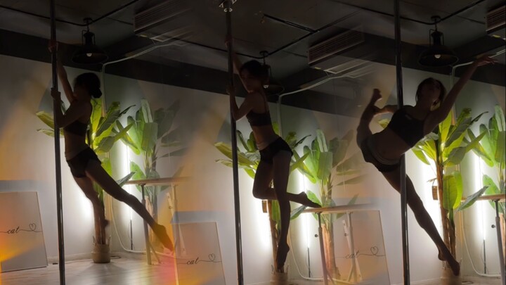 When "Pearls and Jade" meets pole dancing, it's just too beautiful!