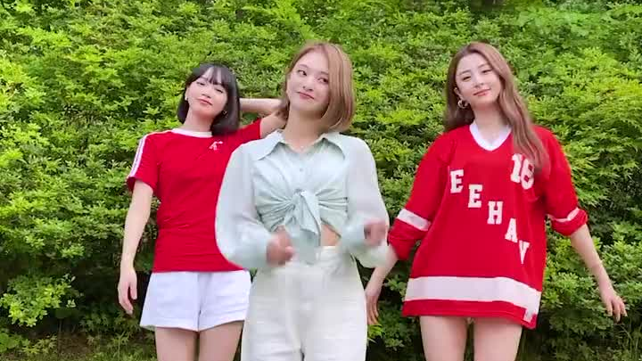 تعاون فرق HYBE النسائية | تشايوون ويونجين وناكيونغ تحدي أغنية Stay This Way + Fearless