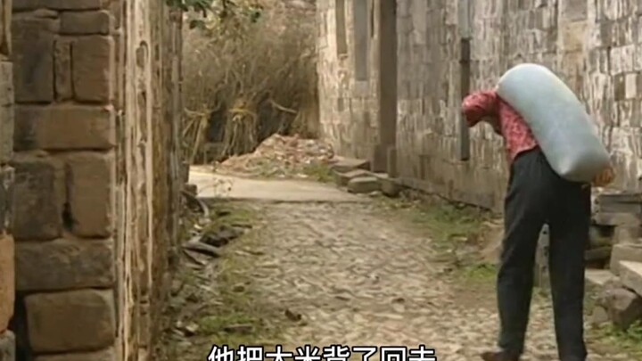 哑巴女孩捡了一袋大米，没想到竟救了整村人！