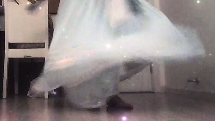 【Bổ sung】Học sinh trung học 13 tuổi biên đạo vũ đạo “Cầu Ngoại Bà”