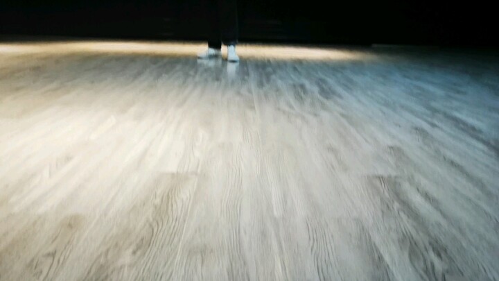 مينسو وسيم جدًا حقًا، أريد أن أرقص جميع رقصاته.