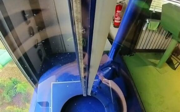超级刺激的水上“滑梯炮弹”，快来体验第一视角！