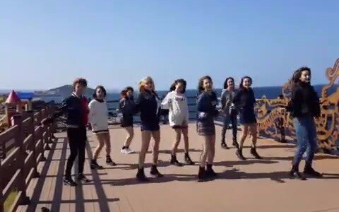 [TWICE] Ancient video: The nine-member TWICE, fresh out of debut, performing the “Elegance” dance in