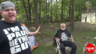 Gjyshi zevzek kampon në oborr | NGOP.TV