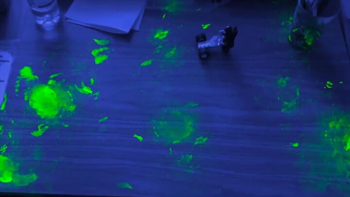 Bubuk Bercahaya Simulasikan Penyebaran Bakteri | “Kalau Bakteri Bisa Dilihat, Mereka Lebih Menakutka