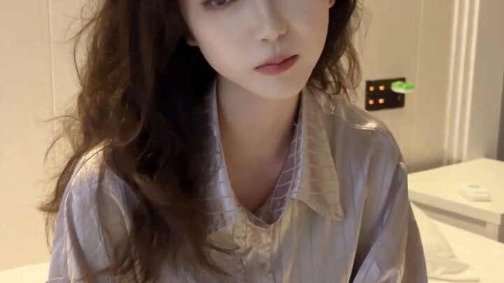 Đưa bạn gái trải nghiệm làm diễn viên ở Hoành Điếm