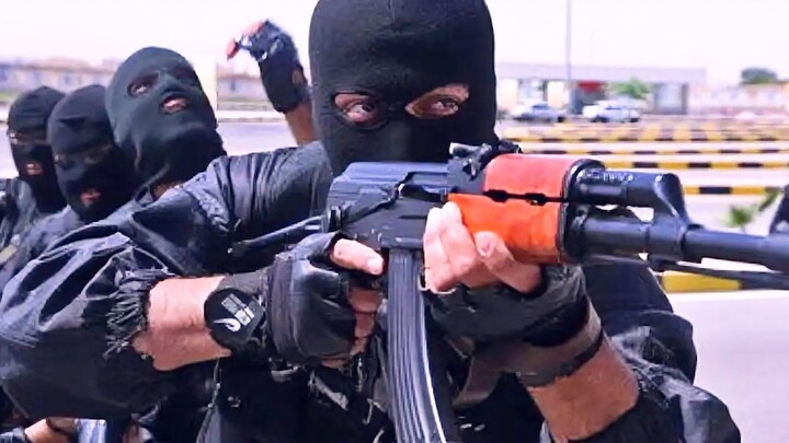 Two gangs robbed the same bank and, without a word, opened fire.