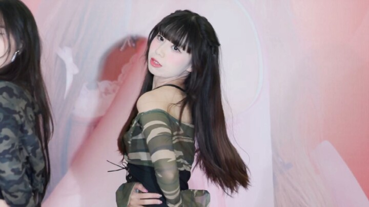 Whiplash chỉ cần đứng đó là thành lính.