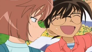 Here, Conan and Ai are blushing together? !