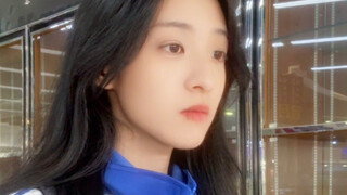 Có lẽ sẽ có một vầng thái dương nhỏ chiếu sáng những ngày ẩm ướt trong tuổi thơ của bạn