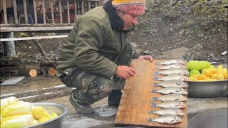 It’s snowing, so make a big pot of crucian carp soup to warm yourself up.