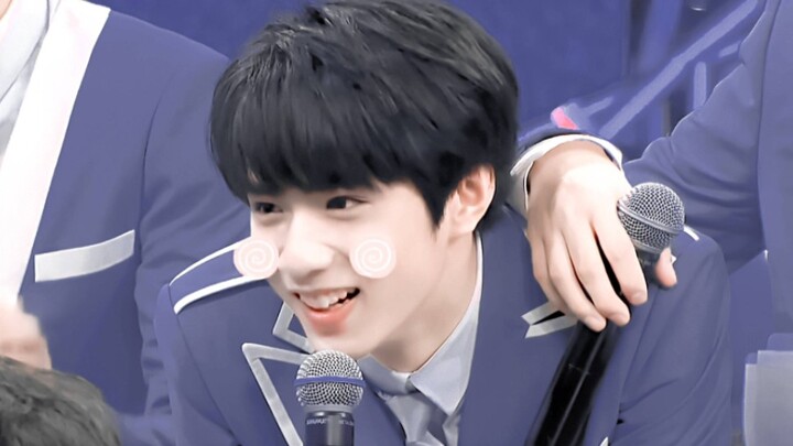 【ليو ياوون】عندما يبتسم، فمُه على شكل قلب.. كم هو ظريف يا ون!