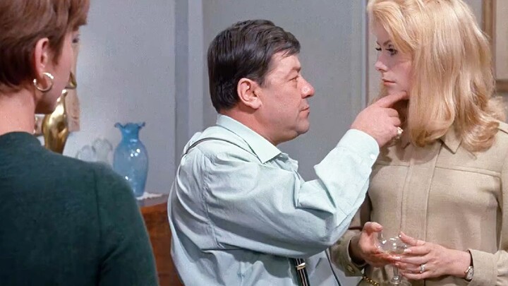 She’s a noblewoman on the surface, but secretly works a menial job! A French crime film.