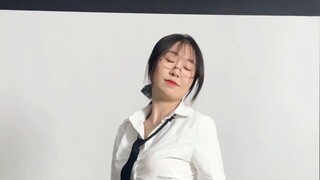 [Yuan Yuan] Sosok baik yang tiada tara~~ Guru seksi membuat pelajaran online [tubuh bagus] [4k]