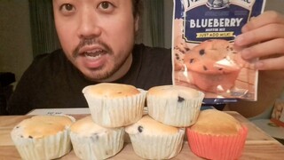 ASMR EATING SOUNDS - BLUEBERRY MUFFINS