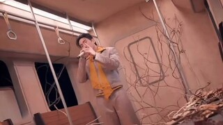 Karik hát Người Như Anh Xứng Đáng Cô Đơn