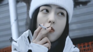 Không có nhiều bức ảnh của cô ấy, nhưng tôi vẫn bị vẻ đẹp của cô ấy làm cho choáng ngợp!