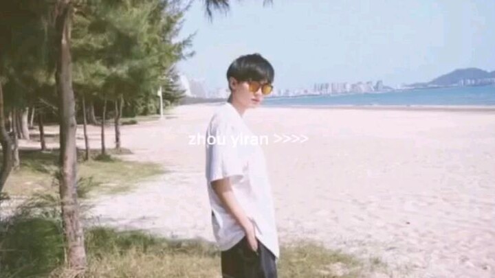 Poging Zhou Yi Ran😍