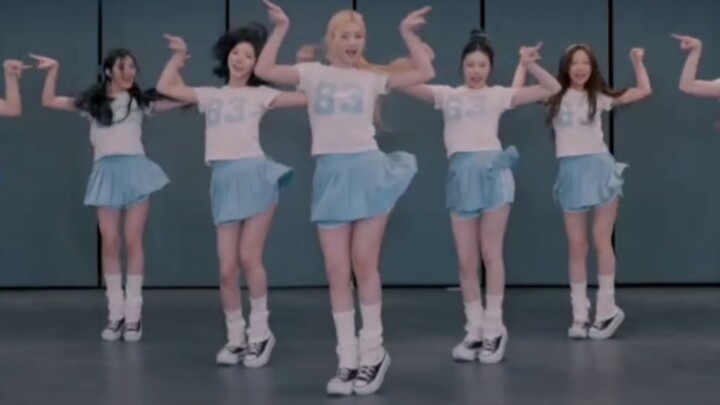 عندما تقف في المركز C، تبدو هيئة الفريق بأكملها وكأنها مزودة بمثبت صورة!