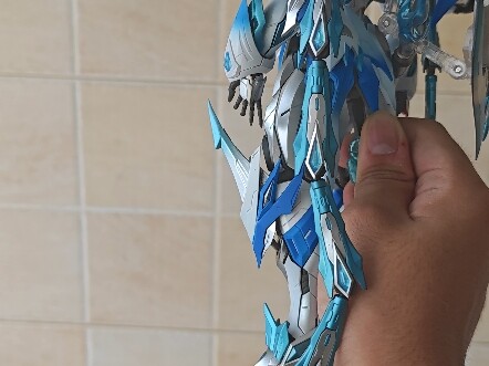 要上学了把摩动核哪吒拿出来晒晒太阳
