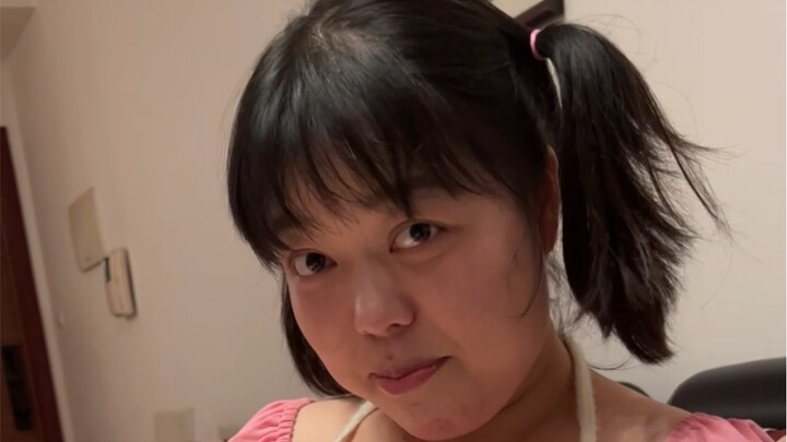 Khi cô bạn thân của bạn bỗng dưng ngọt ngào lên…