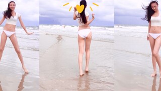 [Junyi] Từ khóa: Bánh xe vàng gợi cảm trên bãi biển