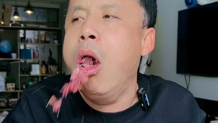 ยังอยากดูฉันท้าอะไรอีกไหม? บอกมาสิ