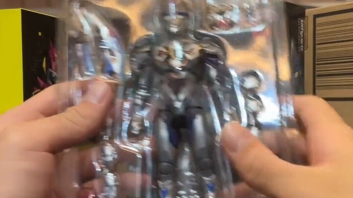 The ultimate move? 6000 yuan Ultraman SHF Kamen Rider SHF lucky bag!