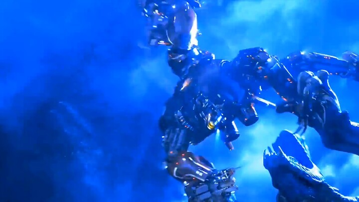 Tepat di dalam air, jam tiga...jam tiga! ! !