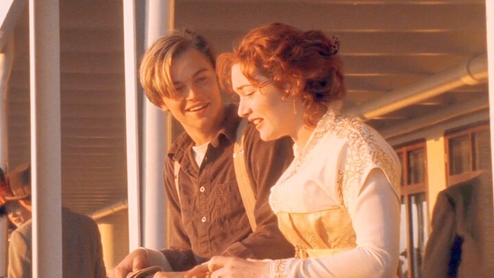 "เพราะรักเธอ ฉันจึงอาศัยแสงสว่างจากเธอ ได้เห็นโลกที่ไม่เคยพบมาก่อน"—ไททานิก