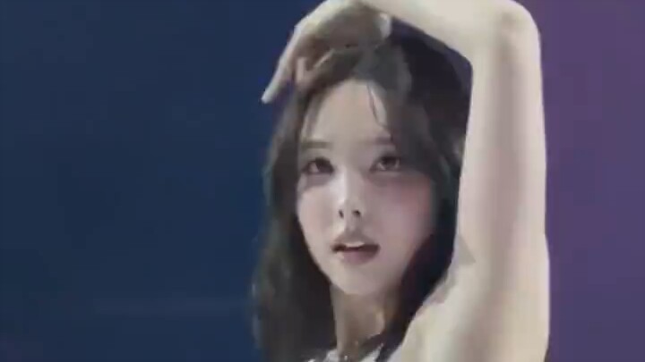 ทัวร์คอนเสิร์ตของ TWICE จัดไปแล้วกว่า 78 โชว์ สมาชิกเริ่มมีออร่าความเป็นไอดอลเต็มขั้นจนเกินไปแล้ว?