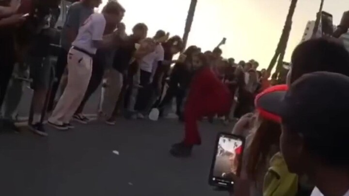 Đáng ghét, bị hắn lừa rồi, nhưng thật sự rất đẹp trai!