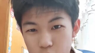 “不要把高考成绩跟别人说！”男孩建议：高考分数出来不要跟别人说，相差几分的更不要一起报志愿，网友：事以密成，可以谨慎一些。